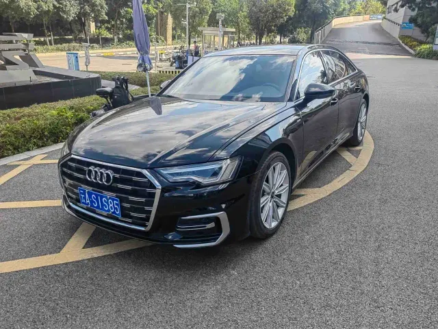 Фотография автомобиля — Audi A6L