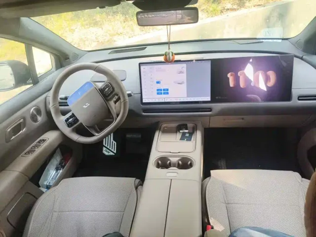 Li Auto i6 — Фото автомобиля 12