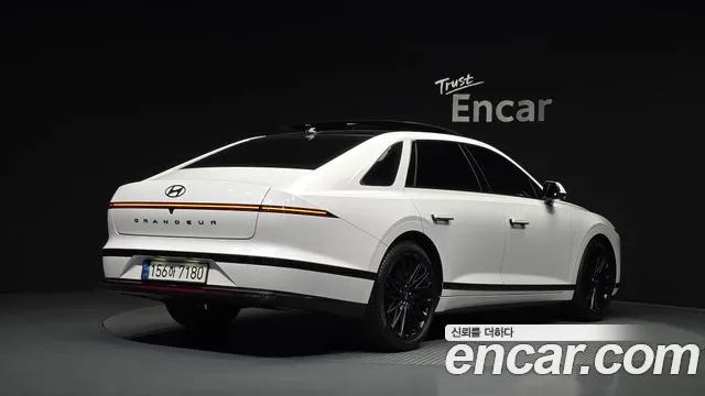 Hyundai Grandeur GN7 — Фото автомобиля 2