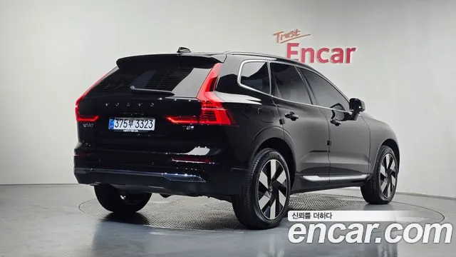 Вольво XC60 — Фото автомобиля 2
