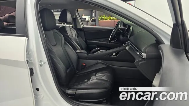 Hyundai AVANTE Avante (CN7) — Фото автомобиля 10