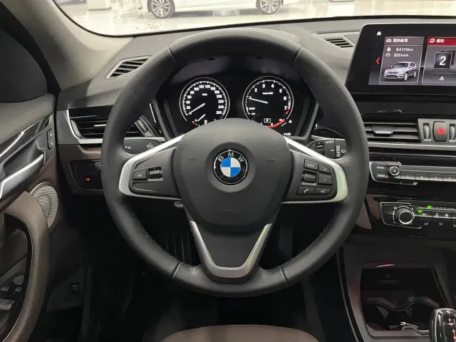 BMW X1 — Фото автомобиля 14
