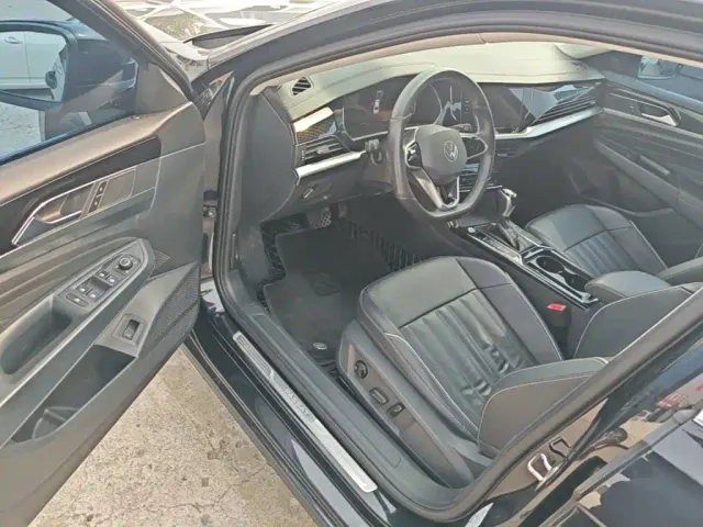 Volkswagen Passat — Фото автомобиля 15