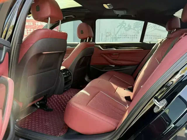 BMW 5 Series — Фото автомобиля 6