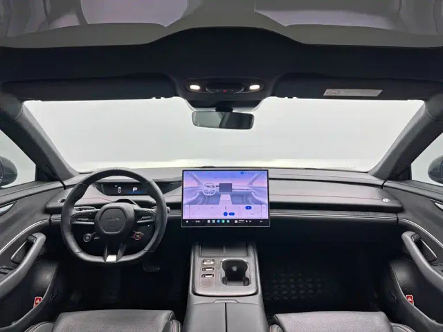 Xiaomi SU7 — Фото автомобиля 25