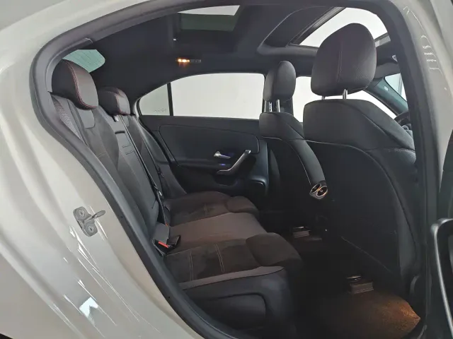 Mercedes-Benz A-Class — Фото автомобиля 11