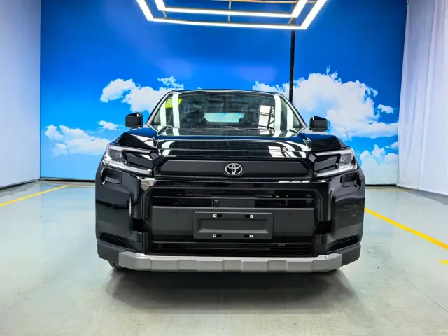 Toyota RAV4 — Фото автомобиля 2