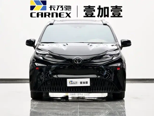 Toyota Sienna — Фото автомобиля 2