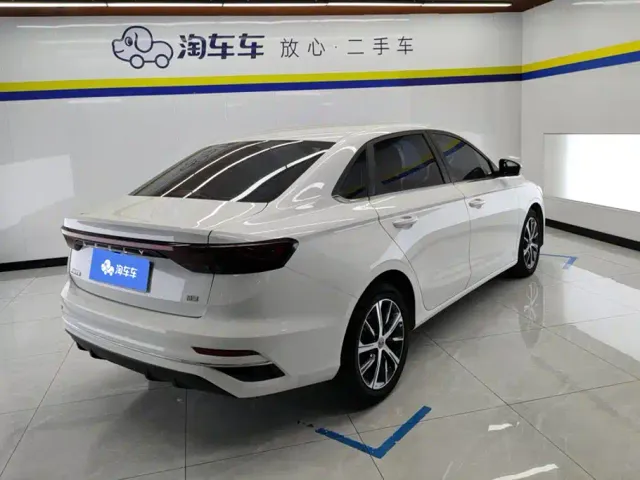Geely Emgrand — Фото автомобиля 3