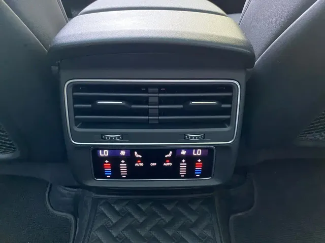 Audi Q7 — Фото автомобиля 12