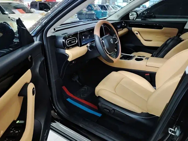 Leapmotor C11 — Фото автомобиля 15