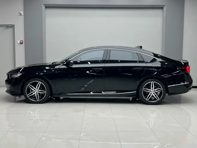 Honda Accord — Фото автомобиля 10
