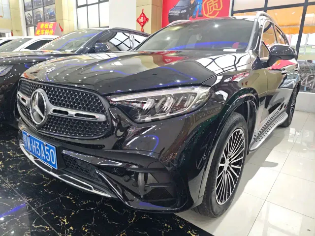 Фотография автомобиля — Mercedes-Benz GLC-Class