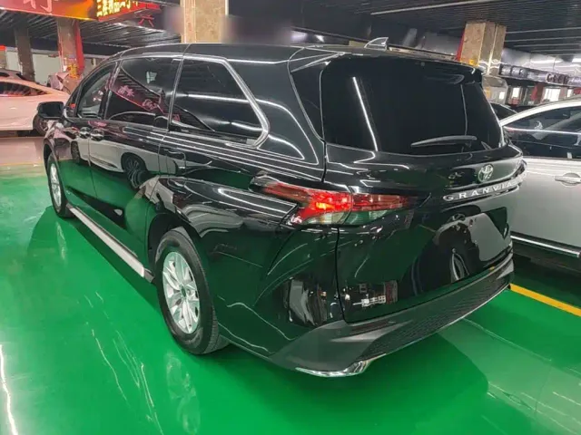 Toyota Granvia — Фото автомобиля 4