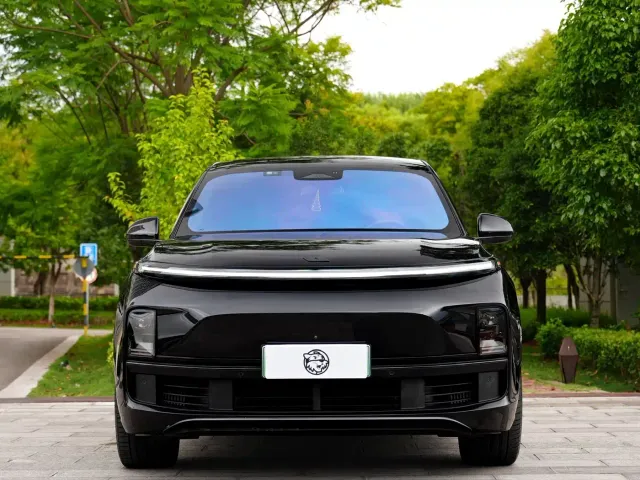 Li Auto L9 — Фото автомобиля 2