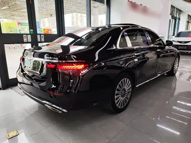 Mercedes-Benz E-Class — Фото автомобиля 6