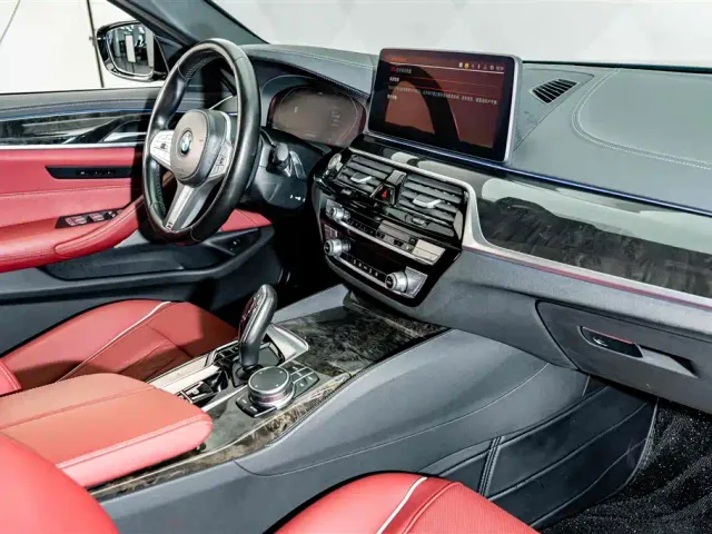 BMW 5 Series — Фото автомобиля 17