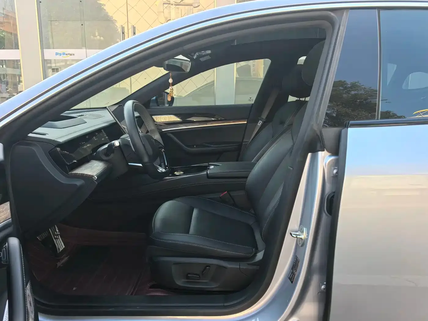 Nezha Auto Nezha S 2024 Facelift Extended Range 1060 Lite Edition — Фото автомобиля 7