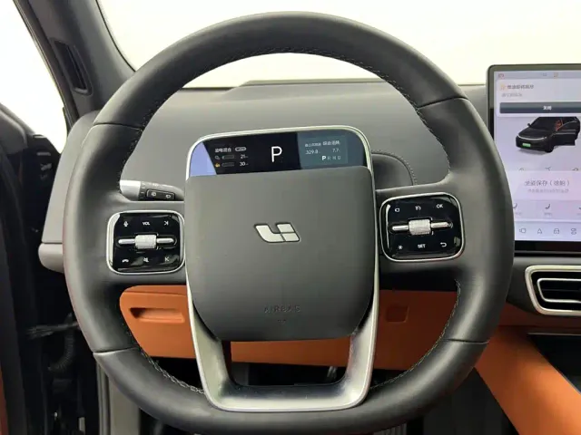 Li Auto L7 — Фото автомобиля 11