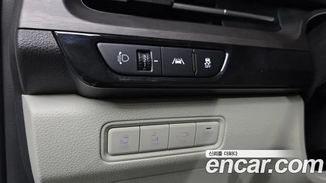 Kia Carnival Generation 4 — Фото автомобиля 19