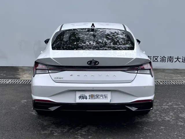 Hyundai Elantra — Фото автомобиля 29