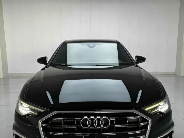 Фотография автомобиля — Audi A6L