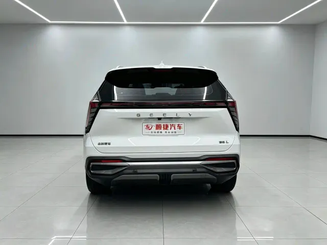 Geely Boyue L — Фото автомобиля 11