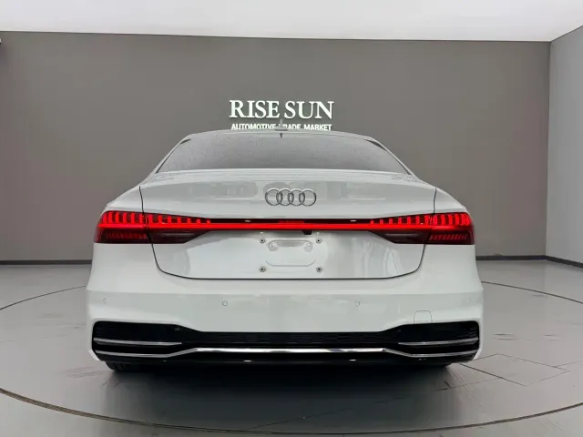 Audi A7L — Фото автомобиля 5