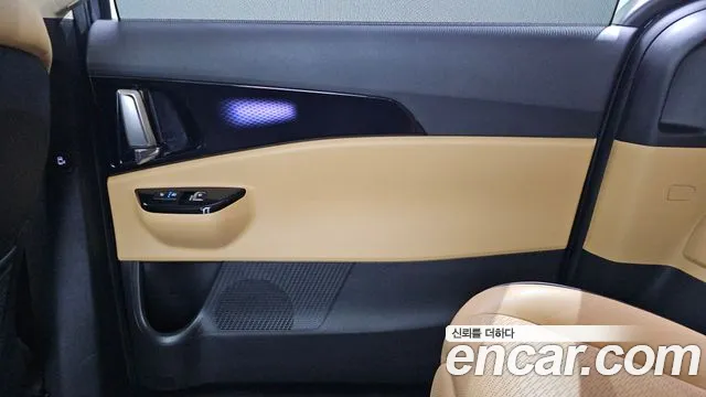 Kia Carnival Generation 4 — Фото автомобиля 14