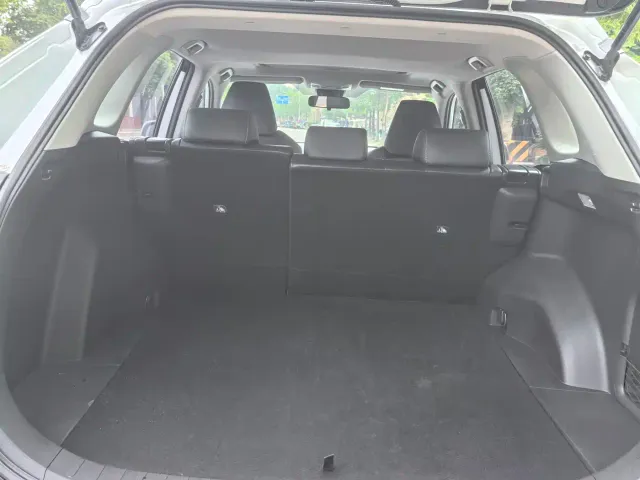 Toyota RAV4 — Фото автомобиля 11