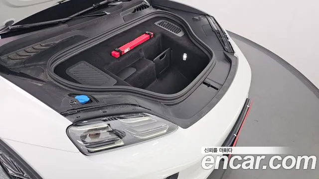 Porsche Macan — Фото автомобиля 6