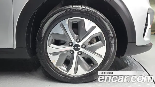 Kia Niro — Фото автомобиля 6
