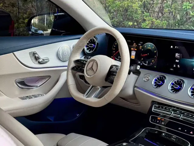 Mercedes-Benz E-Class — Фото автомобиля 4