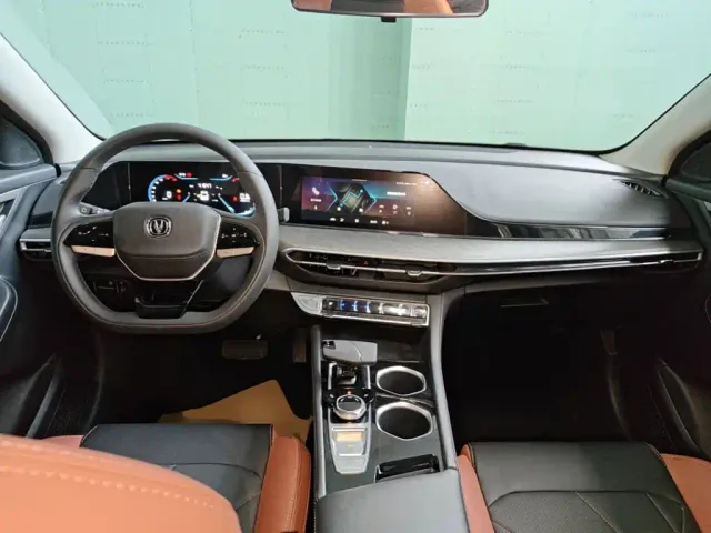 Changan Eado — Фото автомобиля 9