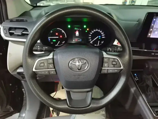 Toyota Granvia — Фото автомобиля 10