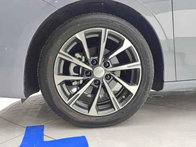 Geely Emgrand — Фото автомобиля 6