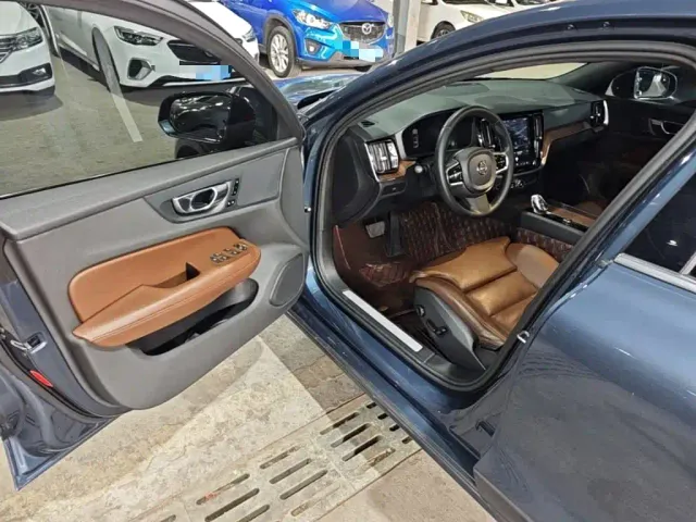 Volvo S60 — Фото автомобиля 15