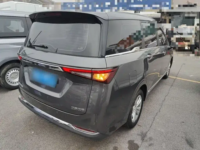 Wuling Jiachen — Фото автомобиля 6
