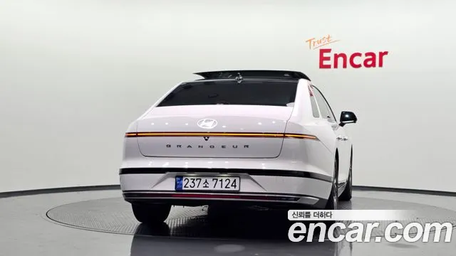 Hyundai Grandeur GN7 — Фото автомобиля 4