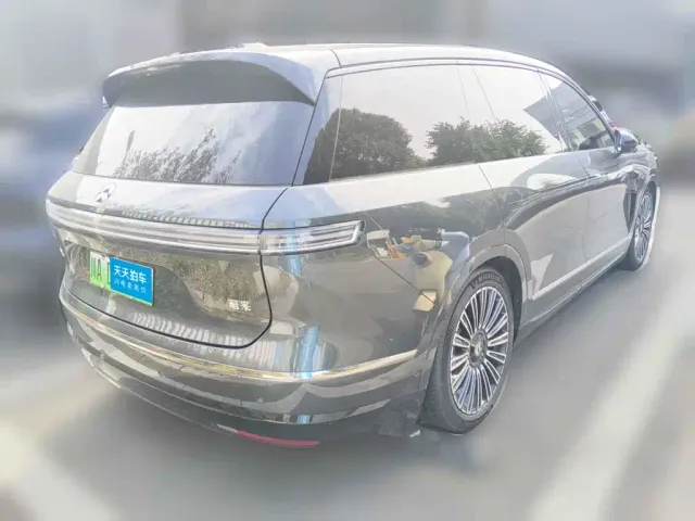 Nio ES8 — Фото автомобиля 2