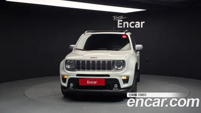 Jeep Renegade — Фото автомобиля 3