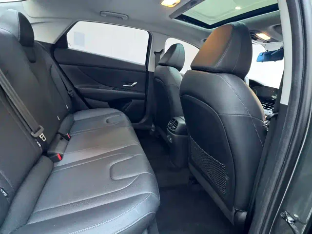Hyundai Elantra — Фото автомобиля 13