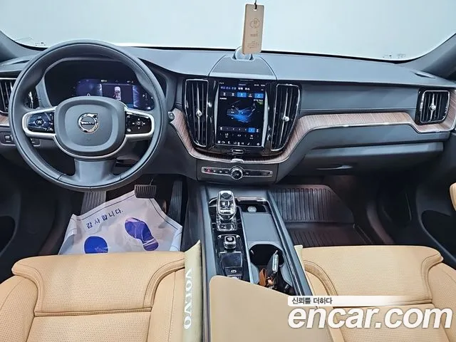 Вольво XC60 — Фото автомобиля 7