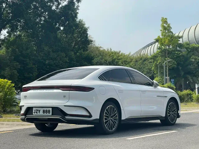 BYD Han — Фото автомобиля 6
