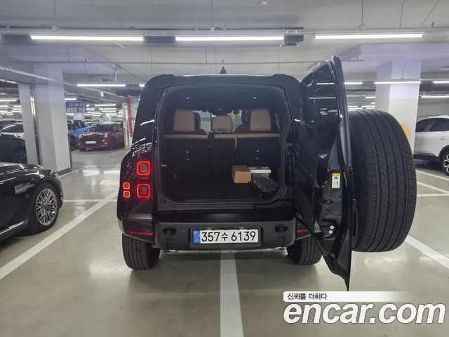 Land Rover Defender — Фото автомобиля 3