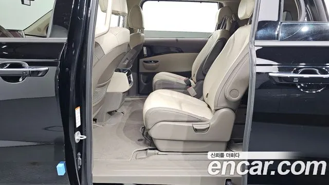 Kia Carnival 4th Gen — Фото автомобиля 18