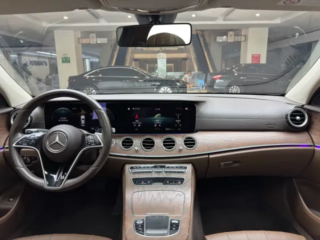 Mercedes-Benz E-Class — Фото автомобиля 9