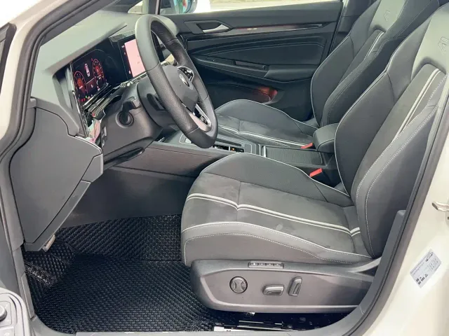 Volkswagen Golf — Фото автомобиля 12