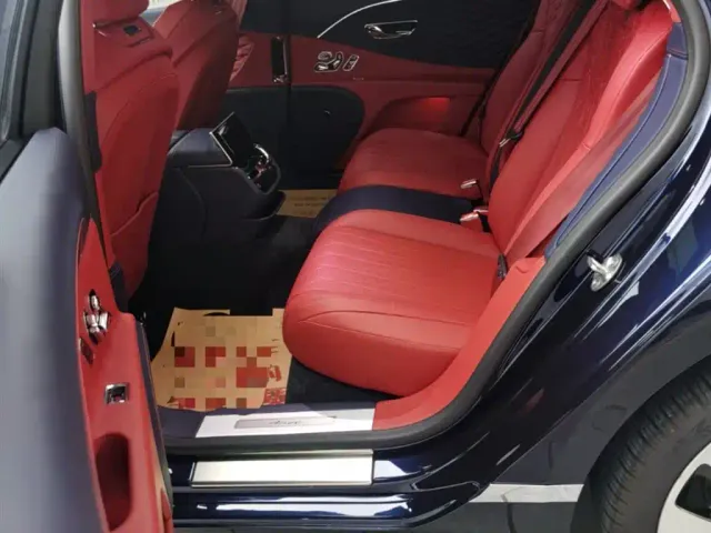 Bentley Flying Spur — Фото автомобиля 9