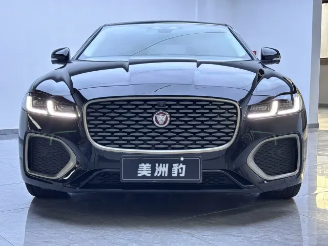 Jaguar XFL — Фото автомобиля 2